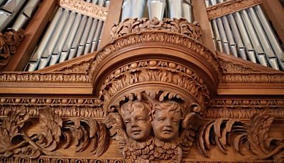 Organ in Cochran Chapel